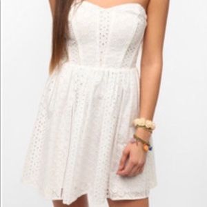 Kimchi Blue strapless white lace dress